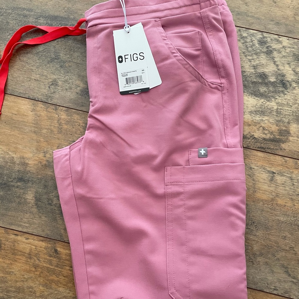 LIMITED EDITION Figs chalk pink pants